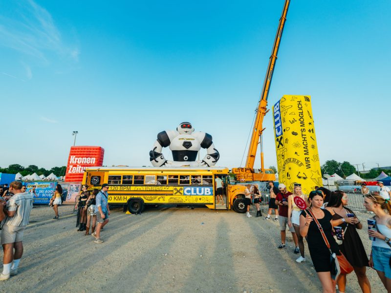 2025_Frequency_Raiffeisen Dance Bus-LeSteve.com - (c)eventframes.at_001