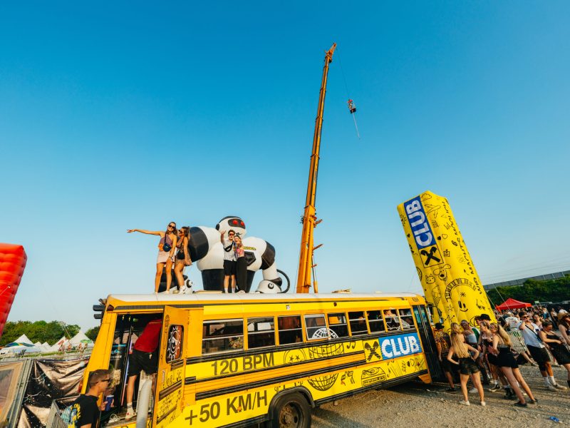 2025_Frequency_Raiffeisen Dance Bus-LeSteve.com - (c)eventframes.at_019